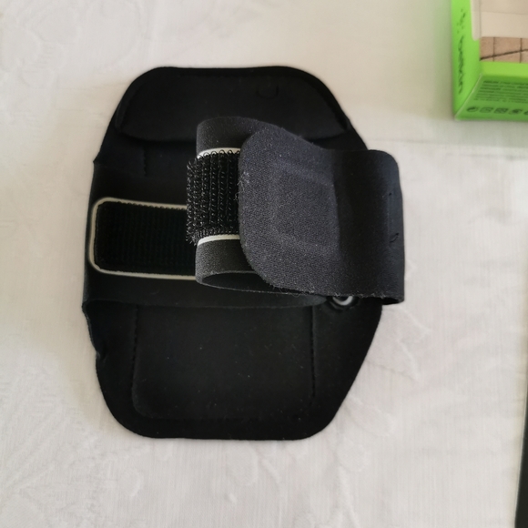 Belkin Sport Fit Armband iPhone 5 - Picture 2 of 4
